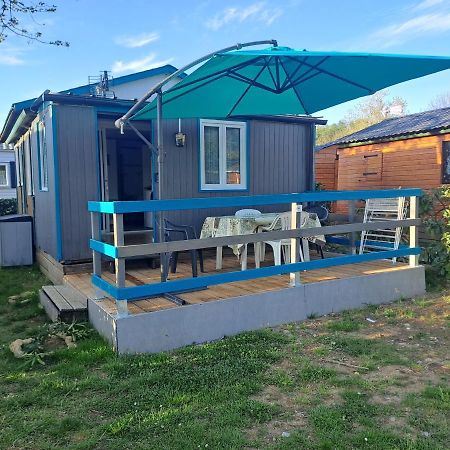 Chalet Pour 5 Personnes Equipe Sur Emplacement Privatif Dans Camping 4 Etoiles Appartenant Et Gere Par Un Particulier Hotel Foix Exterior foto