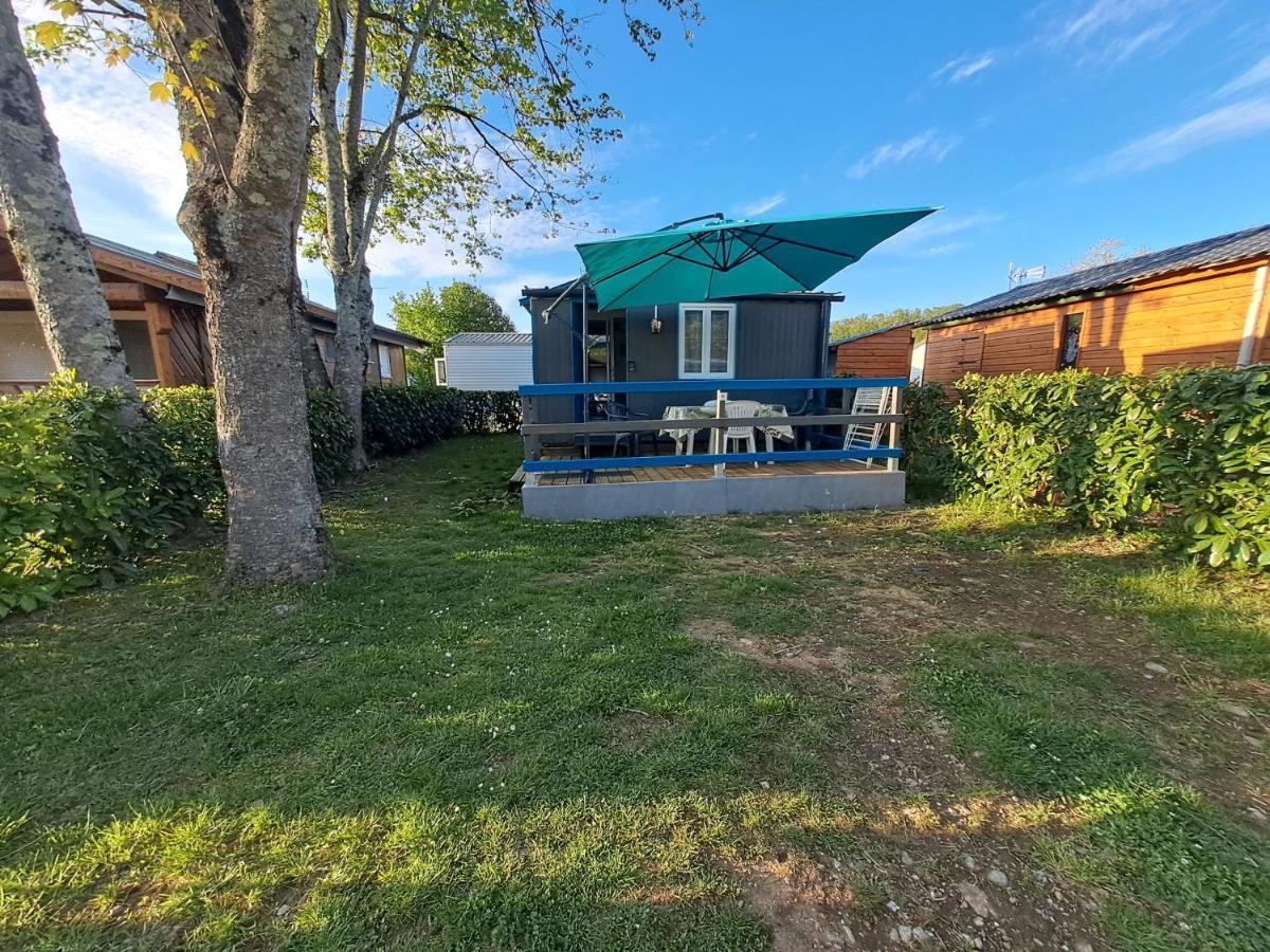 Chalet Pour 5 Personnes Equipe Sur Emplacement Privatif Dans Camping 4 Etoiles Appartenant Et Gere Par Un Particulier Hotel Foix Exterior foto