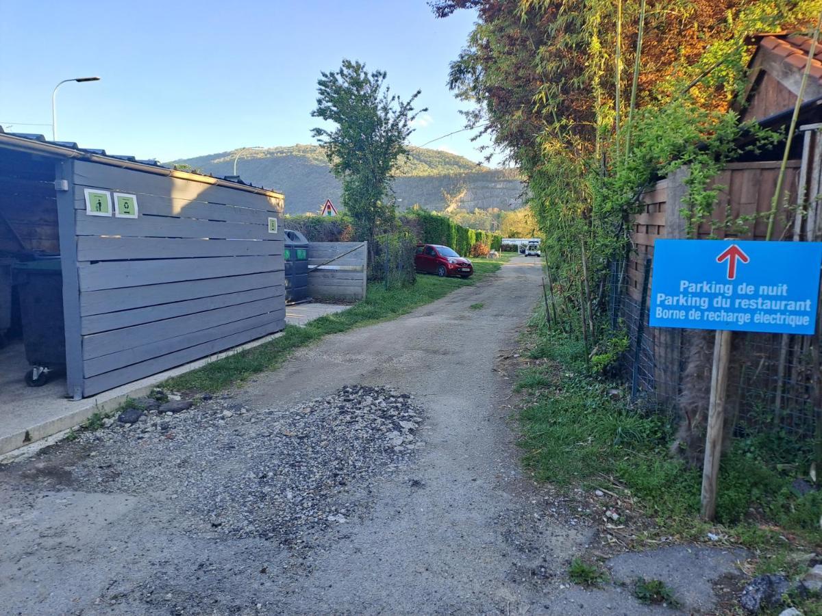 Chalet Pour 5 Personnes Equipe Sur Emplacement Privatif Dans Camping 4 Etoiles Appartenant Et Gere Par Un Particulier Hotel Foix Exterior foto